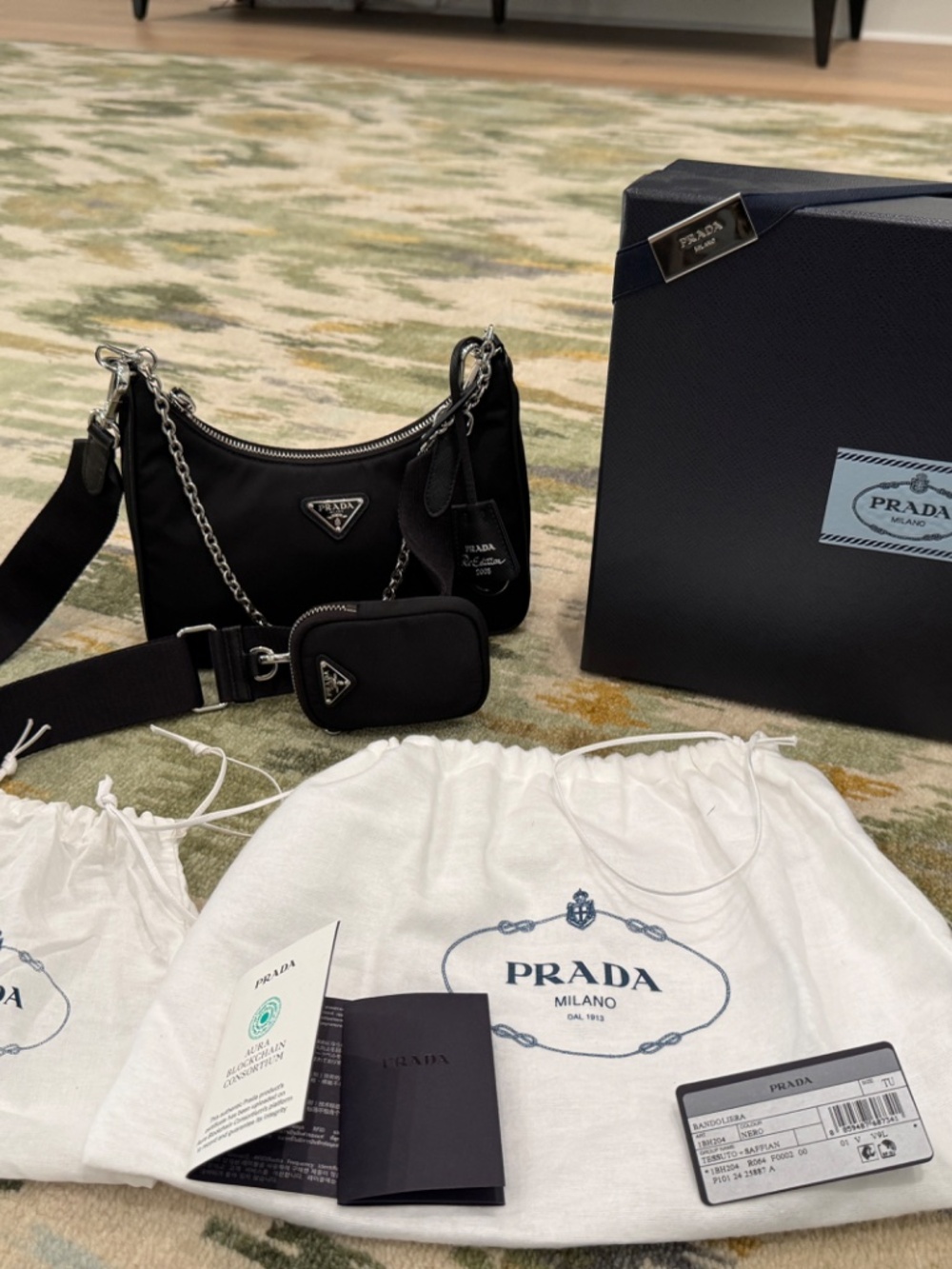 Prada Re-edition Nylon Bag - Picture 6 of 17
